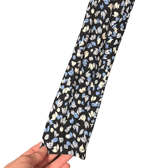 Hobbs London Nadina navy/white long sleeve petal print midi jersey dress - Picture 8 of 13